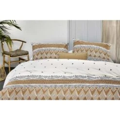 Walra - Dekbedovertrek Ikat Dreams - 140x220 Cm - Wit / Cognac 9 Walra - Dekbedovertrek Ikat Dreams - 140x220 Cm - Wit / Cognac -Kwaliteit Geselecteerde Dekbedovertrekkenwinkel 1000012886 0103