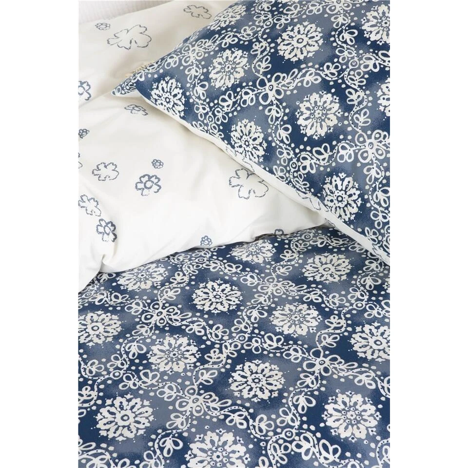 Walra - Dekbedovertrek Crossed Flowers - 140x220 Cm - Blauw / Off White 4 Walra - Dekbedovertrek Crossed Flowers - 140x220 Cm - Blauw / Off White - Afbeelding 2