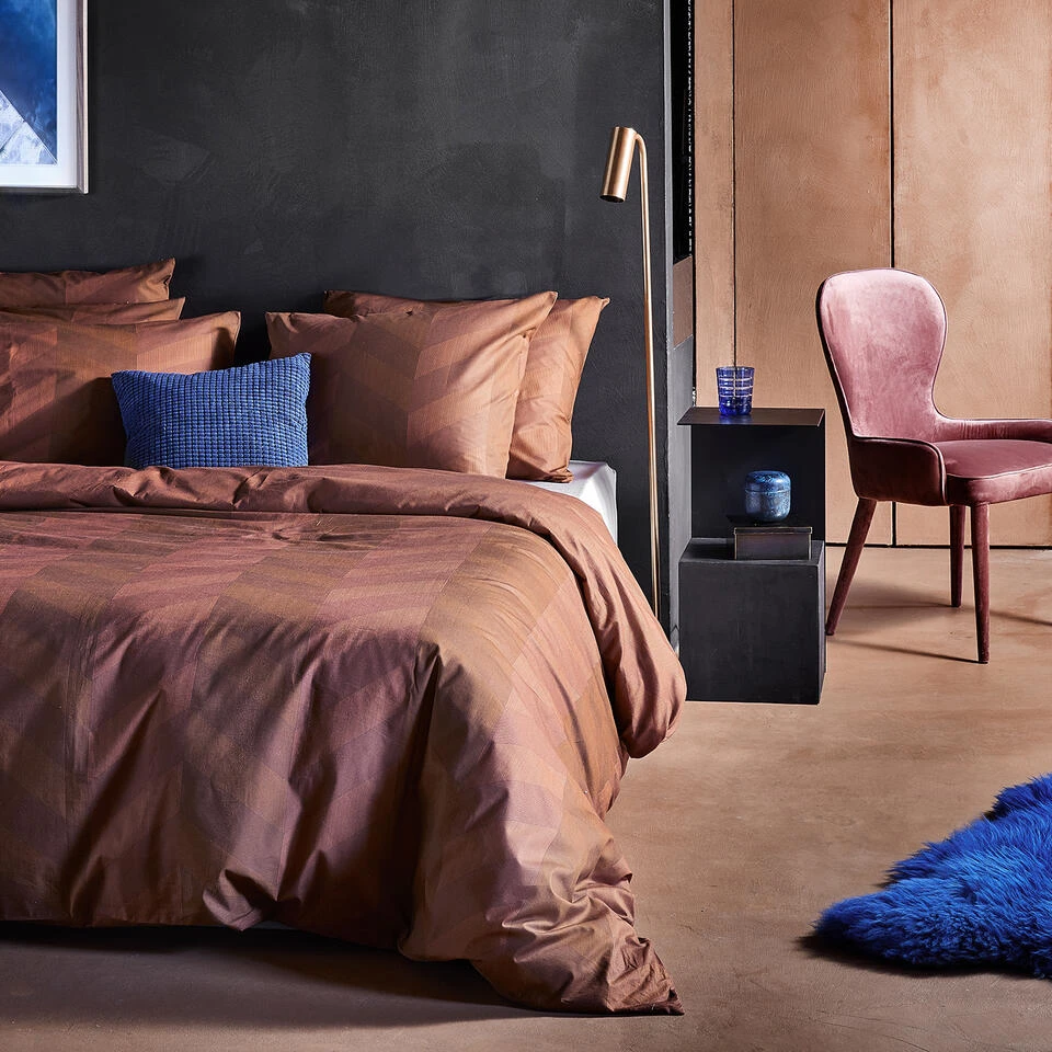 Damai Dekbedovertrek Atomy - Bio Satijn - 260x200/220 Cm - Brick Red 5 Damai Dekbedovertrek Atomy - Bio Satijn - 260x200/220 Cm - Brick Red - Afbeelding 3