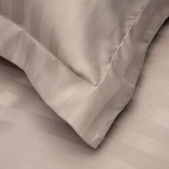 Dekbedovertrek Damai Linea Cement Satijn-200x200/220 -Kwaliteit Geselecteerde Dekbedovertrekkenwinkel 1000034487 0102