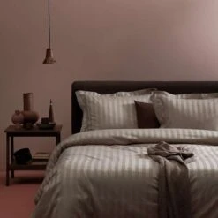 Dekbedovertrek Damai Linea Cement Satijn-200x200/220 -Kwaliteit Geselecteerde Dekbedovertrekkenwinkel 1000034487 0103