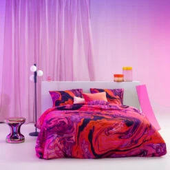 Damai Dekbedovertrek Trance - Satijn - 240x200/220 Cm - Shocking Pink 8 Damai Dekbedovertrek Trance - Satijn - 240x200/220 Cm - Shocking Pink -Kwaliteit Geselecteerde Dekbedovertrekkenwinkel 1000034623 0102