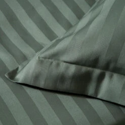 Damai Dekbedovertrek Katoen-satijn - 200x200/220cm - Groen Gestreept 8 Damai Dekbedovertrek Katoen-satijn - 200x200/220cm - Groen Gestreept -Kwaliteit Geselecteerde Dekbedovertrekkenwinkel 1000051498 0102