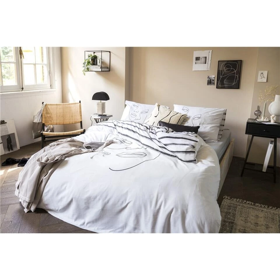 Dindi Home - Dekbedovertrek Tender Tattoo - 240x220 Cm - Wit 5 Dindi Home - Dekbedovertrek Tender Tattoo - 240x220 Cm - Wit - Afbeelding 3