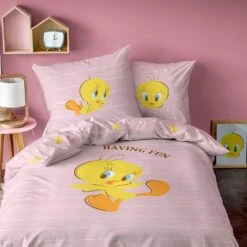 Looney Tunes Dekbedovertrek Tweety - 140 X 200 + 63 X 63 Cm - Katoen 5 Looney Tunes Dekbedovertrek Tweety - 140 X 200 + 63 X 63 Cm - Katoen -Kwaliteit Geselecteerde Dekbedovertrekkenwinkel 1000066812 0101