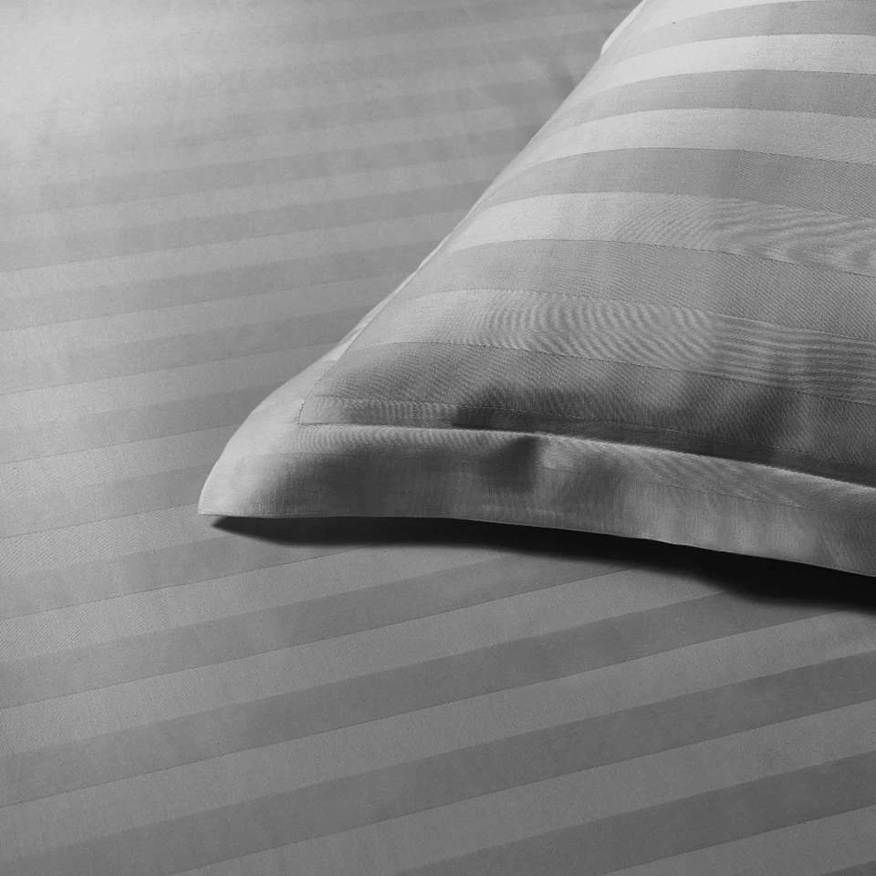 Papillon Dekbedovertrek Satijn Streep - 240x200/220 Cm - Grijs 5 Papillon Dekbedovertrek Satijn Streep - 240x200/220 Cm - Grijs - Afbeelding 3