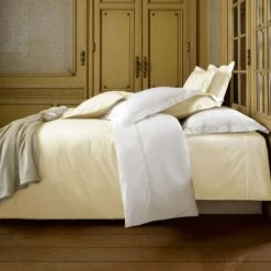 De Witte Lietaer Dekbedovertrek Bumblebee - 140 X 200 Cm -Kwaliteit Geselecteerde Dekbedovertrekkenwinkel 1800015513 0102