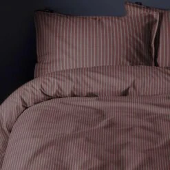 Damai Dekbedovertrek Hemingway - Rood - 240x200/220 Cm -Kwaliteit Geselecteerde Dekbedovertrekkenwinkel 81027361 0100